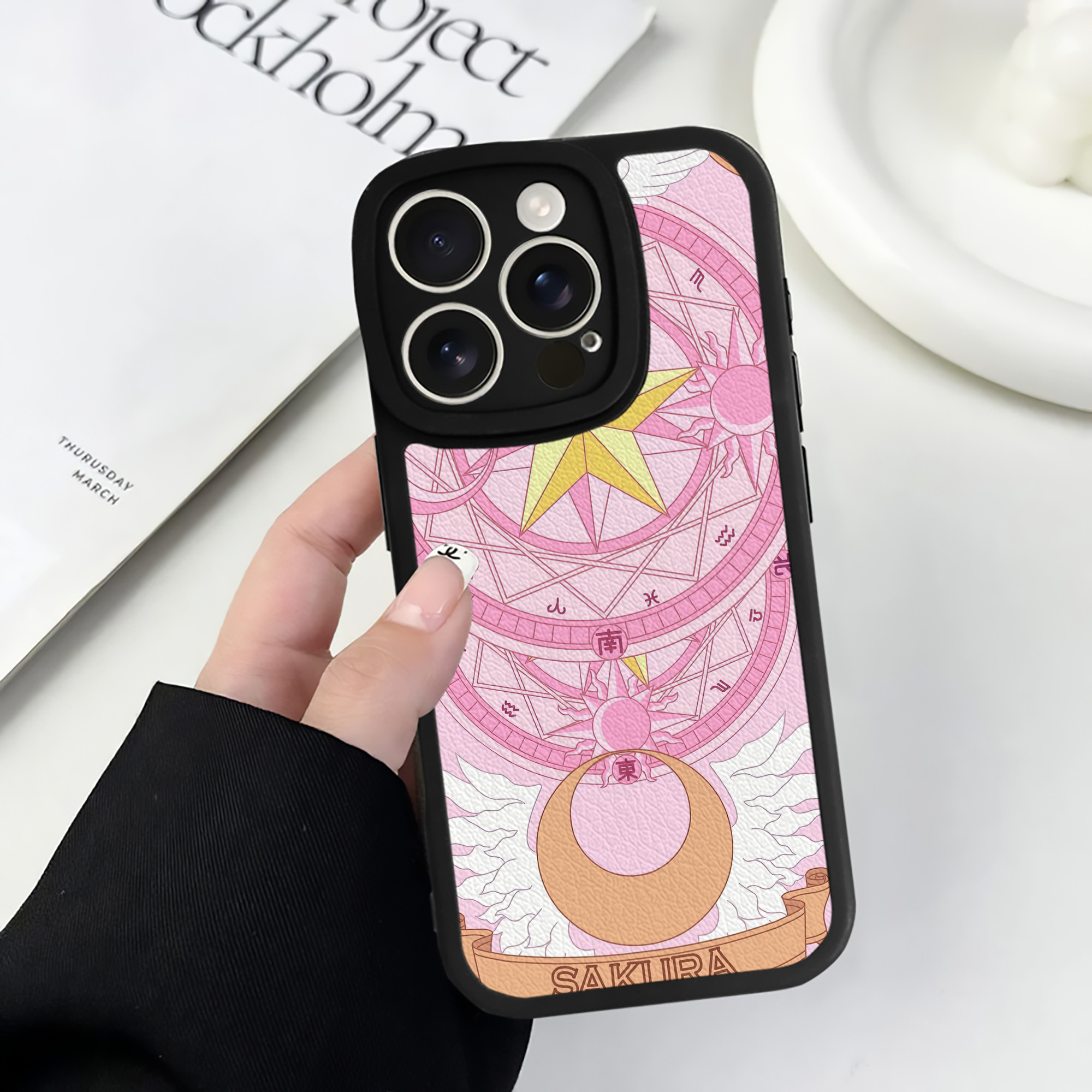 （画像用） 美少女戦士セーラームーン Sailor Moon 【iPhone 16シリーズ対応】シリコンスマホケース（レザー調） 材質：シリコン